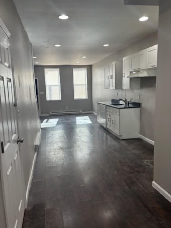 Foto del edificio - Stunning 3 Bed / 3 Bath Single-Family Home with Gated Backyard – Available Now!