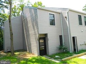 Building Photo - 304 Bromley Estate