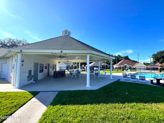 Foto del edificio - 12067 Hanson Creek Dr