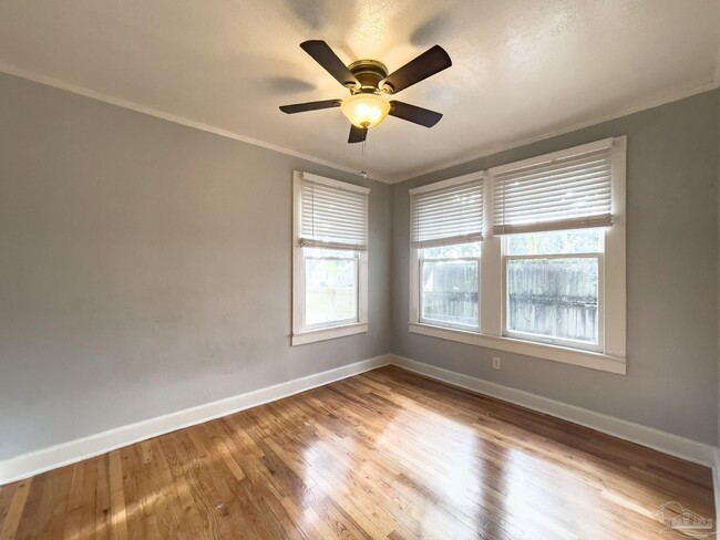 Building Photo - 10 N F St