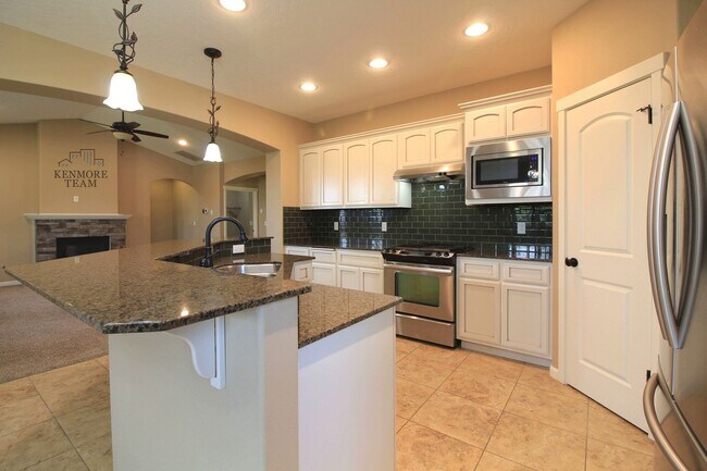 Foto del edificio - 3 Bed/2 Bath West Kennewick Home