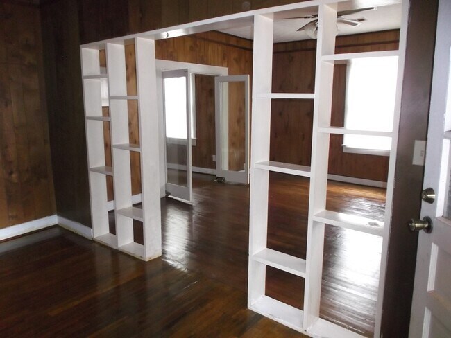 Foto del edificio - 3 Bedroom/ 1 Bath House. Available Soon!