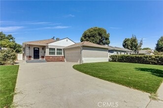 Building Photo - 6851 Forbes Ave