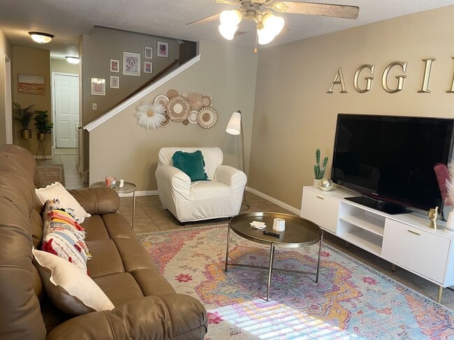 Foto del edificio - Beautiful 4 Bed, 4.5 Bath Minutes from Cam...