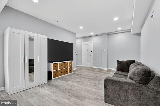 Building Photo - 4120 14th St NW