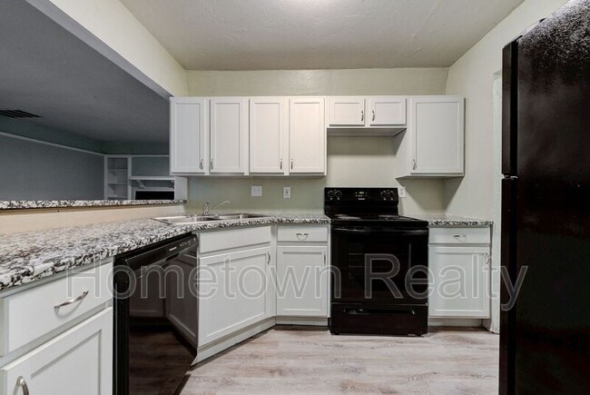 Building Photo - 1909 N Moulton Ct