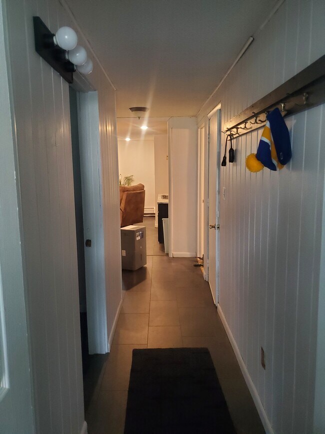 Building Photo - 45 Longs Ln