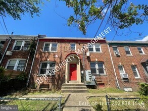 Building Photo - 1613 18th St SE