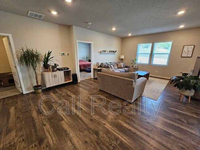 Foto del edificio - 3216 N Stanley Rd