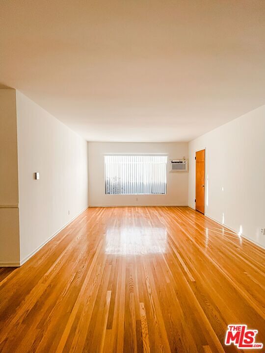 Foto del edificio - 8356 Blackburn Ave