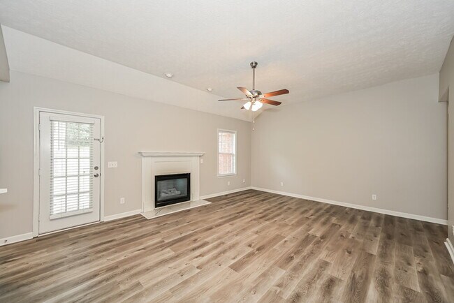 Foto del edificio - 4116 Highlander Ct