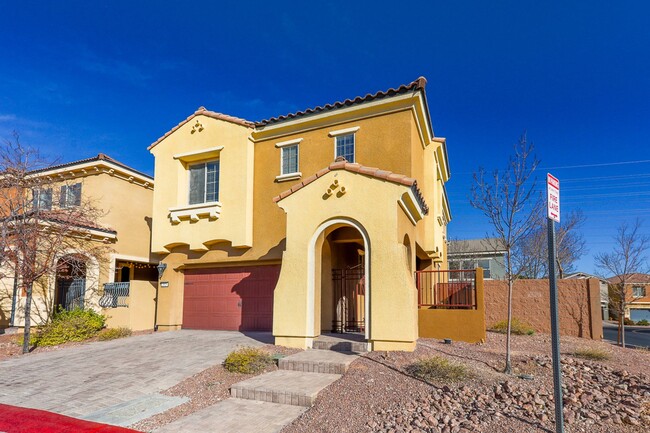 Building Photo - 3 Bed, 2.5 Bath South Summerlin Beauty