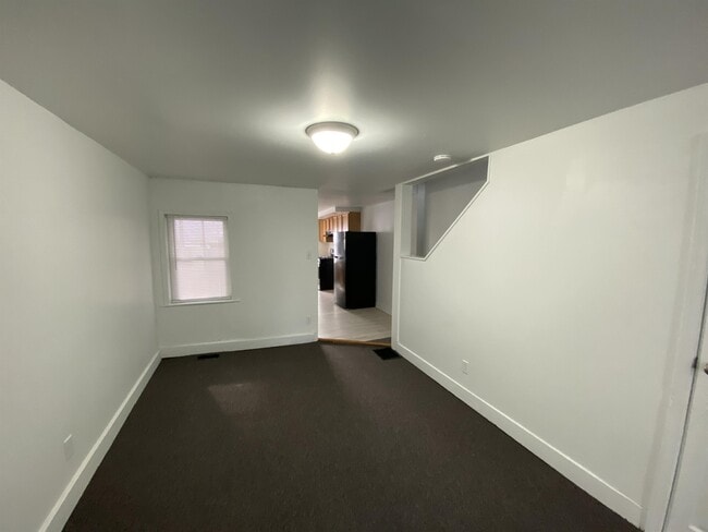 Building Photo - 466 W College Ave