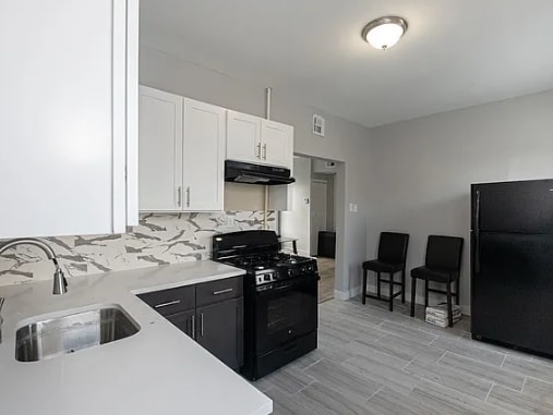 Building Photo - 156 Hawthorne Ave