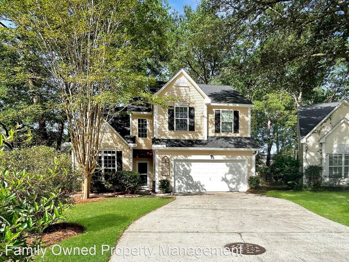 Primary Photo - 4 br, 2.5 bath House - 106 York Court