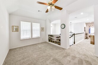 Building Photo - 1322 Blackthorne Dr