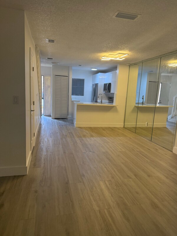 Foto del edificio - 6866 NW 173rd Dr