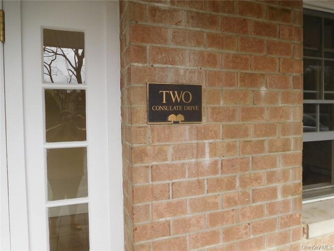 Foto del edificio - 2 Consulate Dr