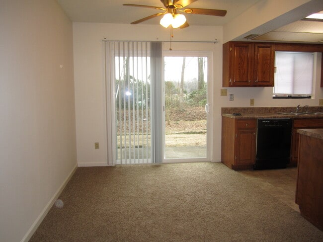 Building Photo - 1804 Stephens St