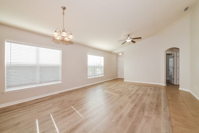 Foto del edificio - 907 Muirwood Way