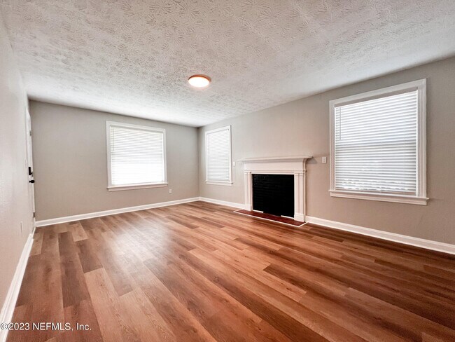 Building Photo - 1821 San Marco Blvd