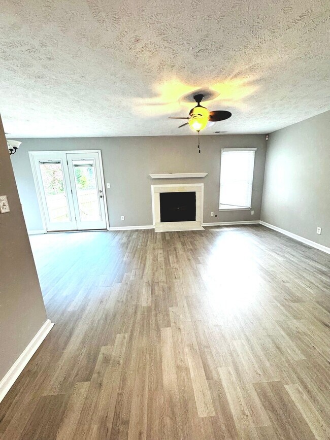 Foto del edificio - 5551 Robmont Dr
