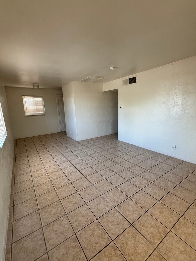Foto del edificio - 530 E Linden St