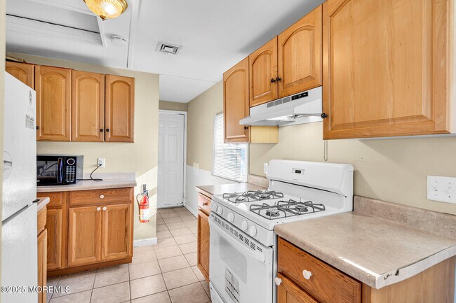 Building Photo - 549 Brielle Rd