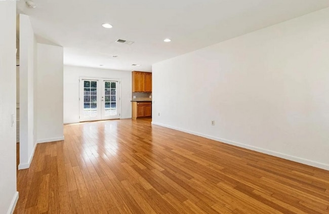 Building Photo - 1241 Hibiscus Way