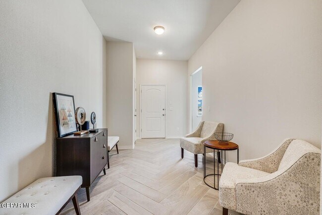 Building Photo - 14604 Pebble Hills Blvd