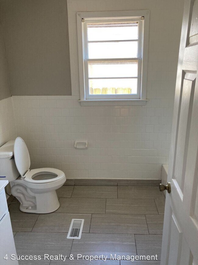 Building Photo - 2 br, 1 bath House - 3050 Tutwiler