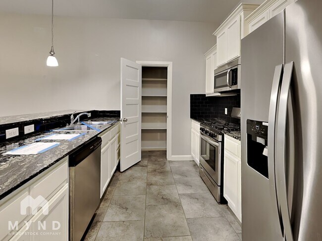 Foto del edificio - 1003 Merlin Dr