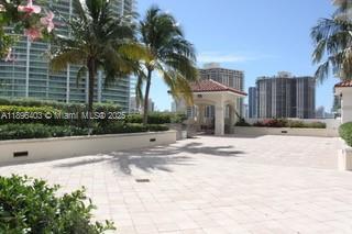 Building Photo - 20000 E Country Club Dr