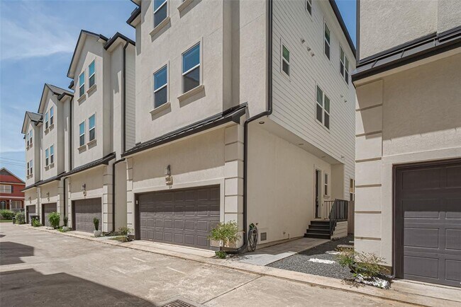 Foto del edificio - 1237 W 23rd St