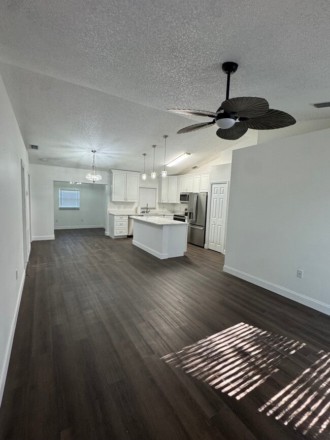 Building Photo - 611 Seaport Ter SE