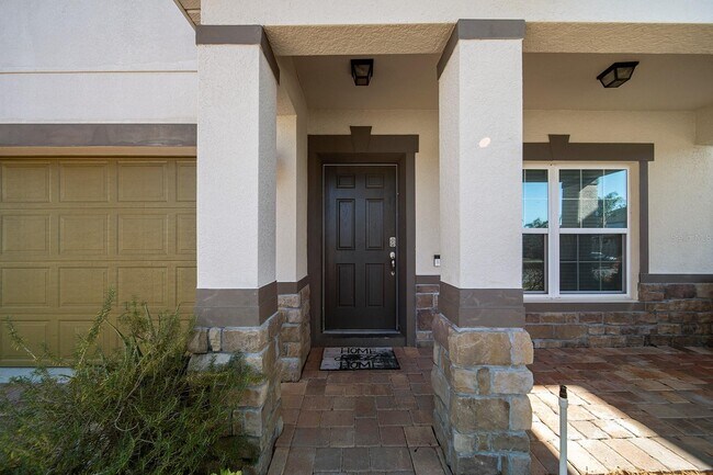 Building Photo - 5249 Villa Rosa Ave