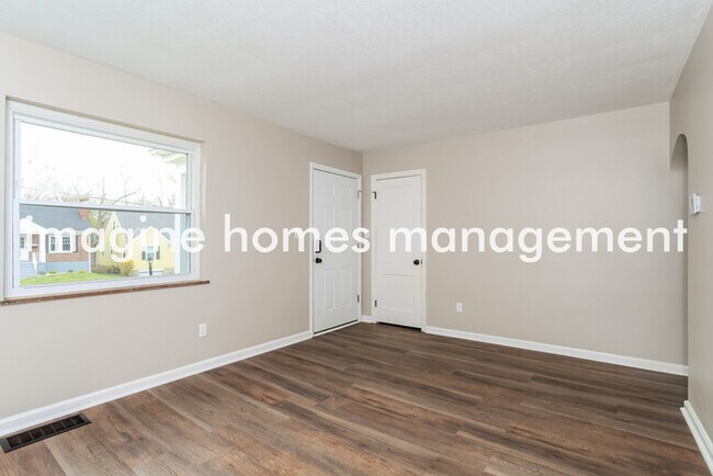 Foto del edificio - 1254 Coolidge Ave