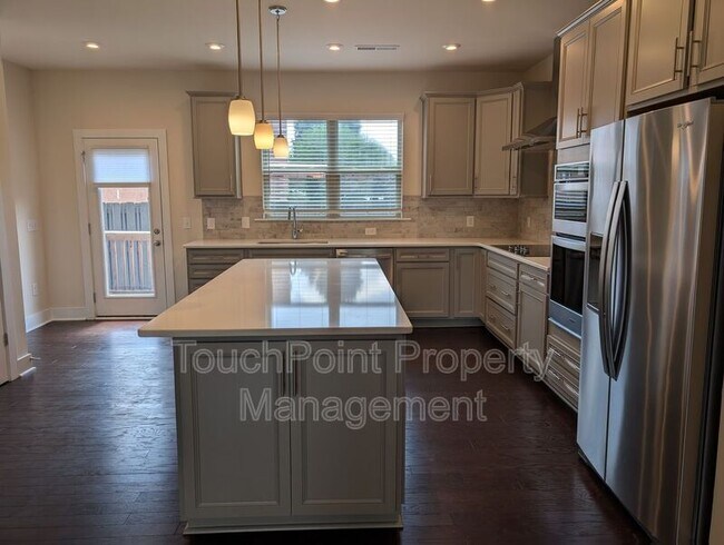 Building Photo - 17137 Soho Dr