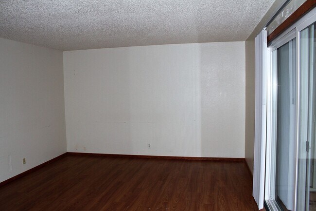 Foto del edificio - 1/2 OFF ONE MONTH'S RENT - 1 Bedroom in Be...