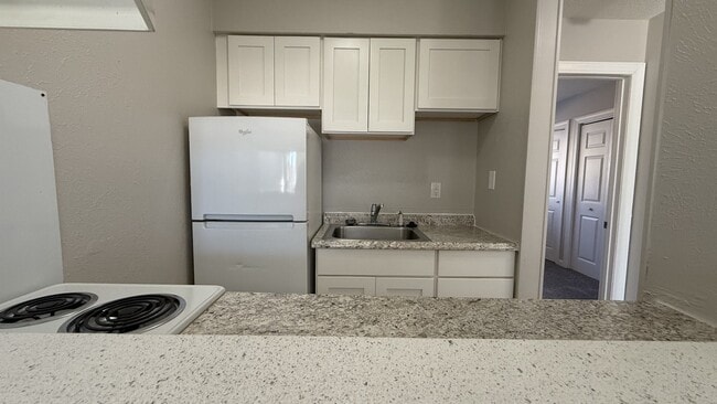 Building Photo - Pepper Tree Apartments