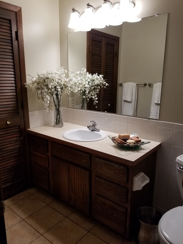 Building Photo - 10380 Juniper Ln