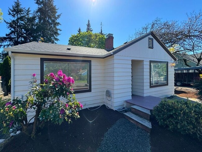 Photo - 801 Dorris St House