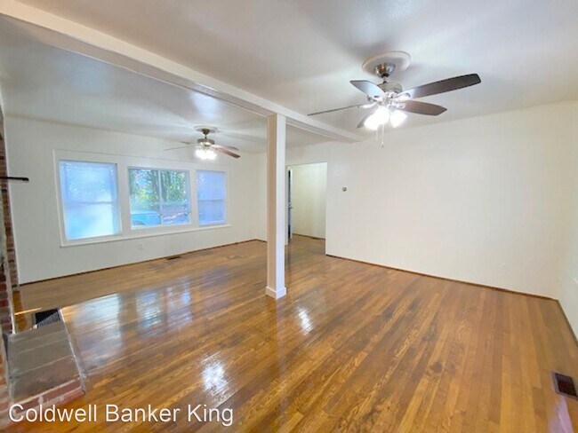 Foto del edificio - 2 br, 1.5 bath House - 155 A Longview Drive