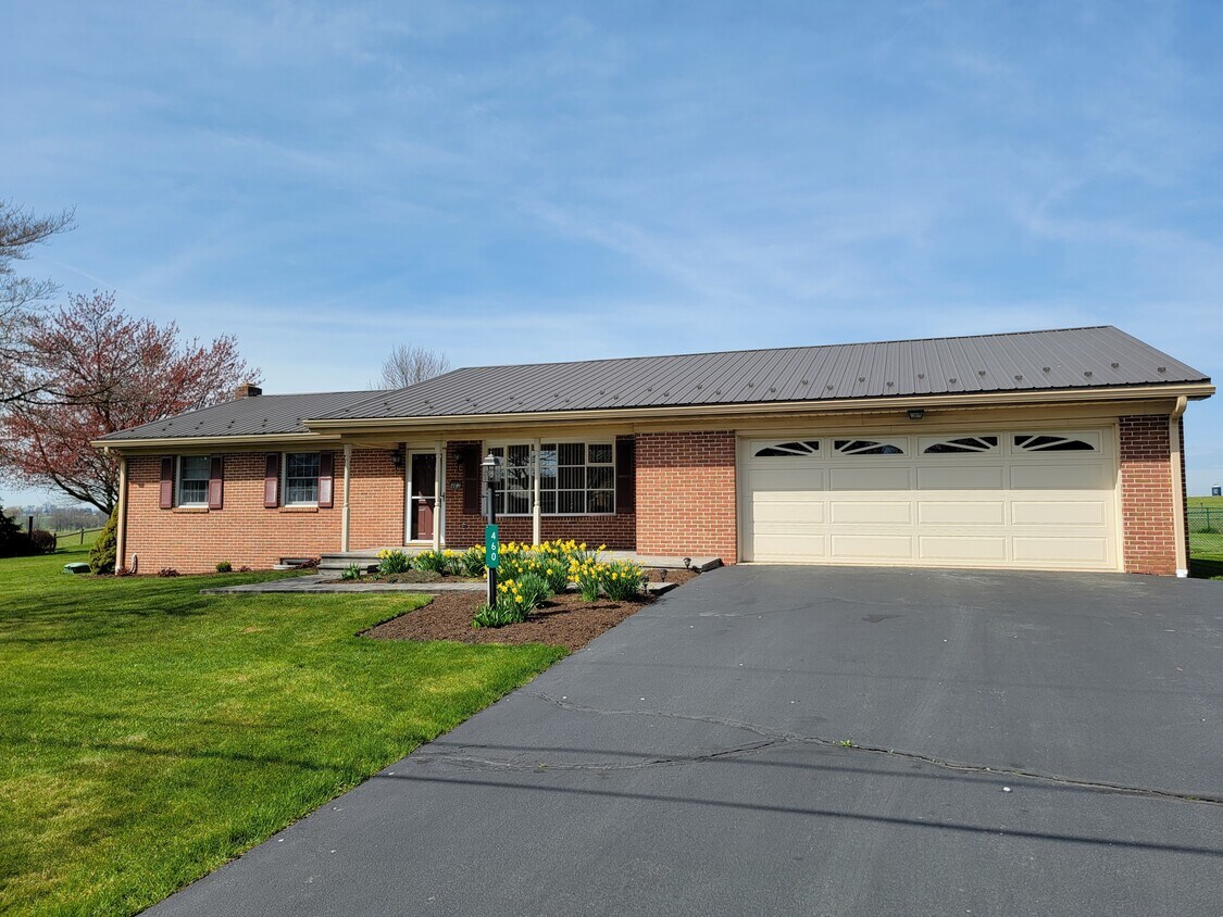 Primary Photo - 460 Suncrest Rd