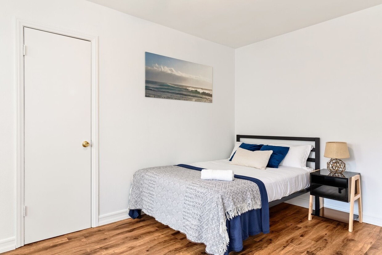 Photo - A 14-unit apartment with bathroom and fully functional kitchen at 515 Landfair