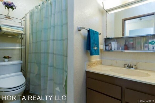 Foto del edificio - 2 br, 1 bath House - 98-467 Hookanike St. ...