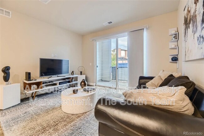 Foto del edificio - 14331 E Tennessee Ave