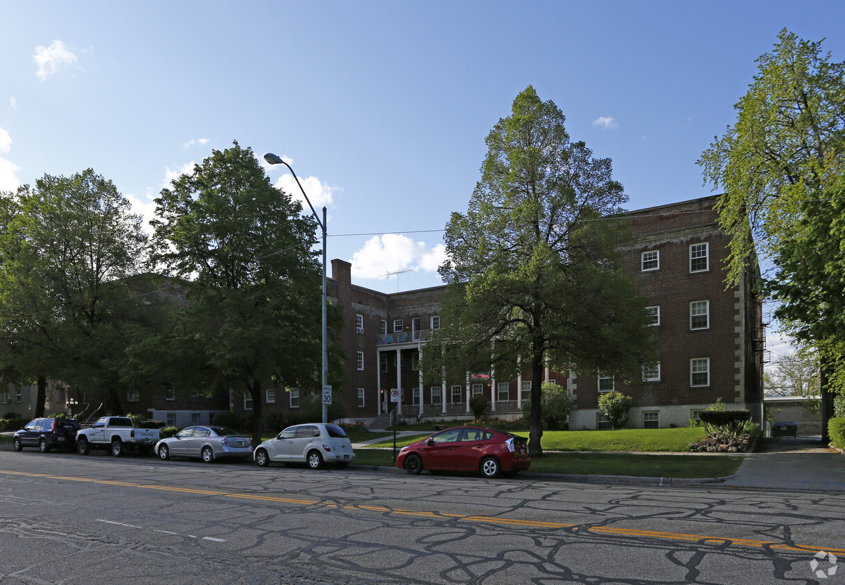 Building Photo - Bell Wines Apartments