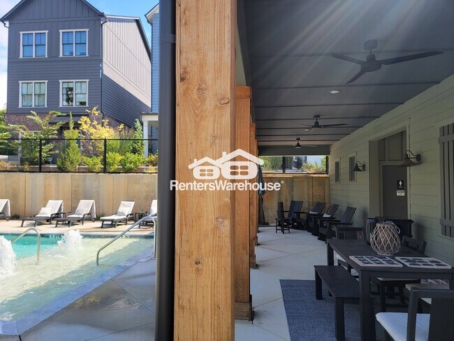 Building Photo - 3270 Stillwood Dr