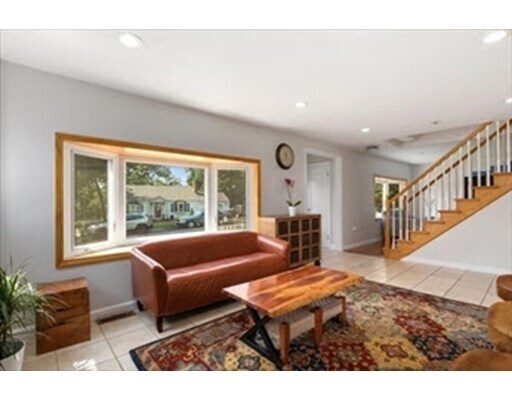 Primary Photo - 34 Hillview Rd